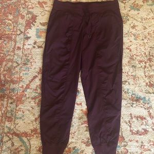 EUC Lululemon Dance Studio Joggers sz 12